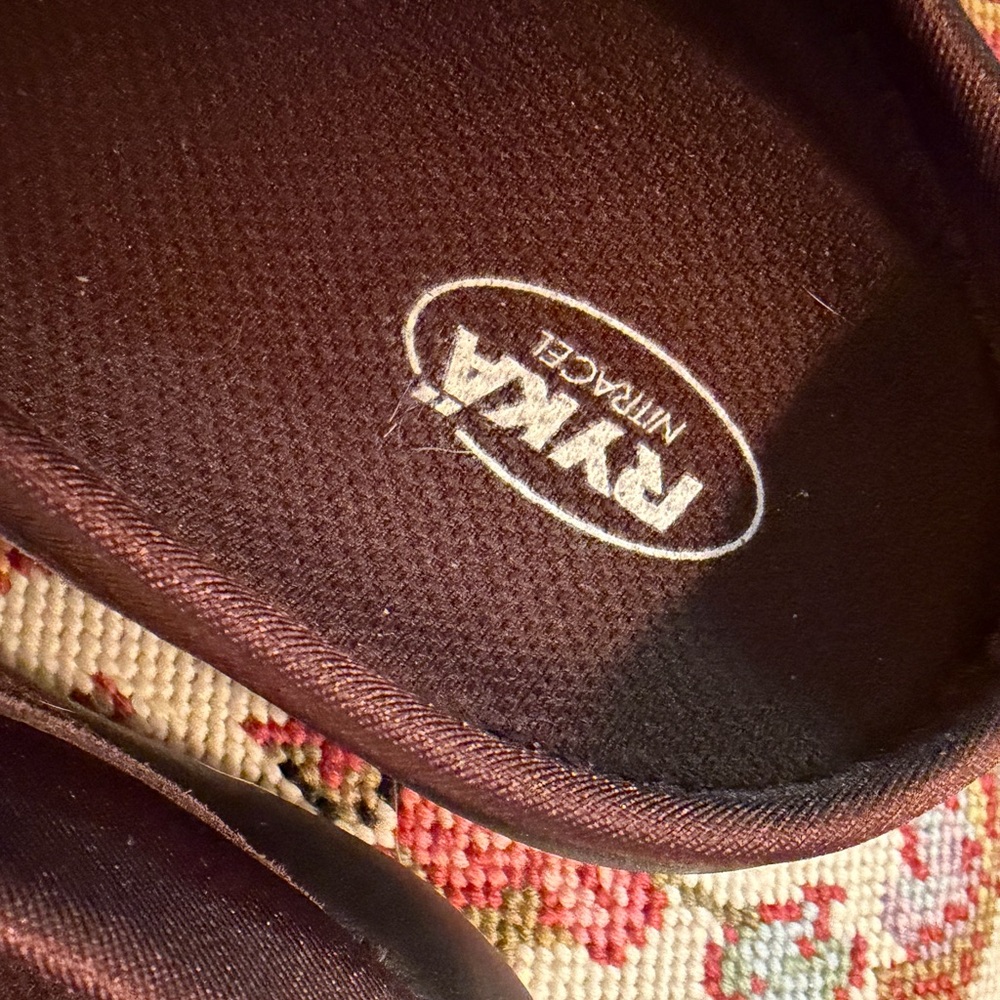 Like new Ryka Women's Suede & Neoprene Slip-on Comfort Clogs Brown 9M - Picture 4 of 5